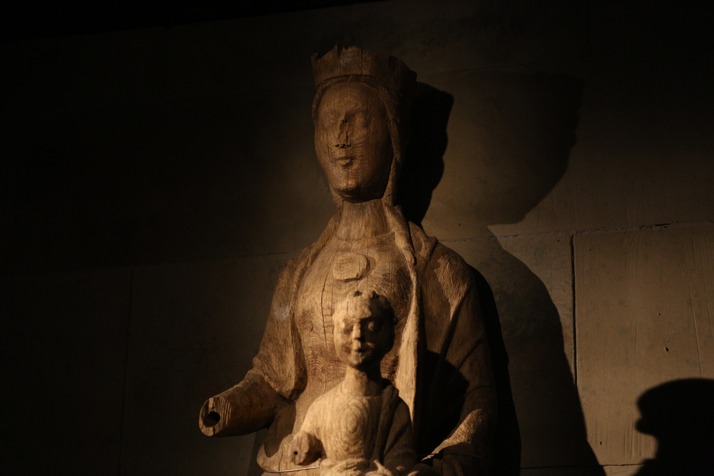 A madonna figure in the exhibition Skara in the Middle Ages