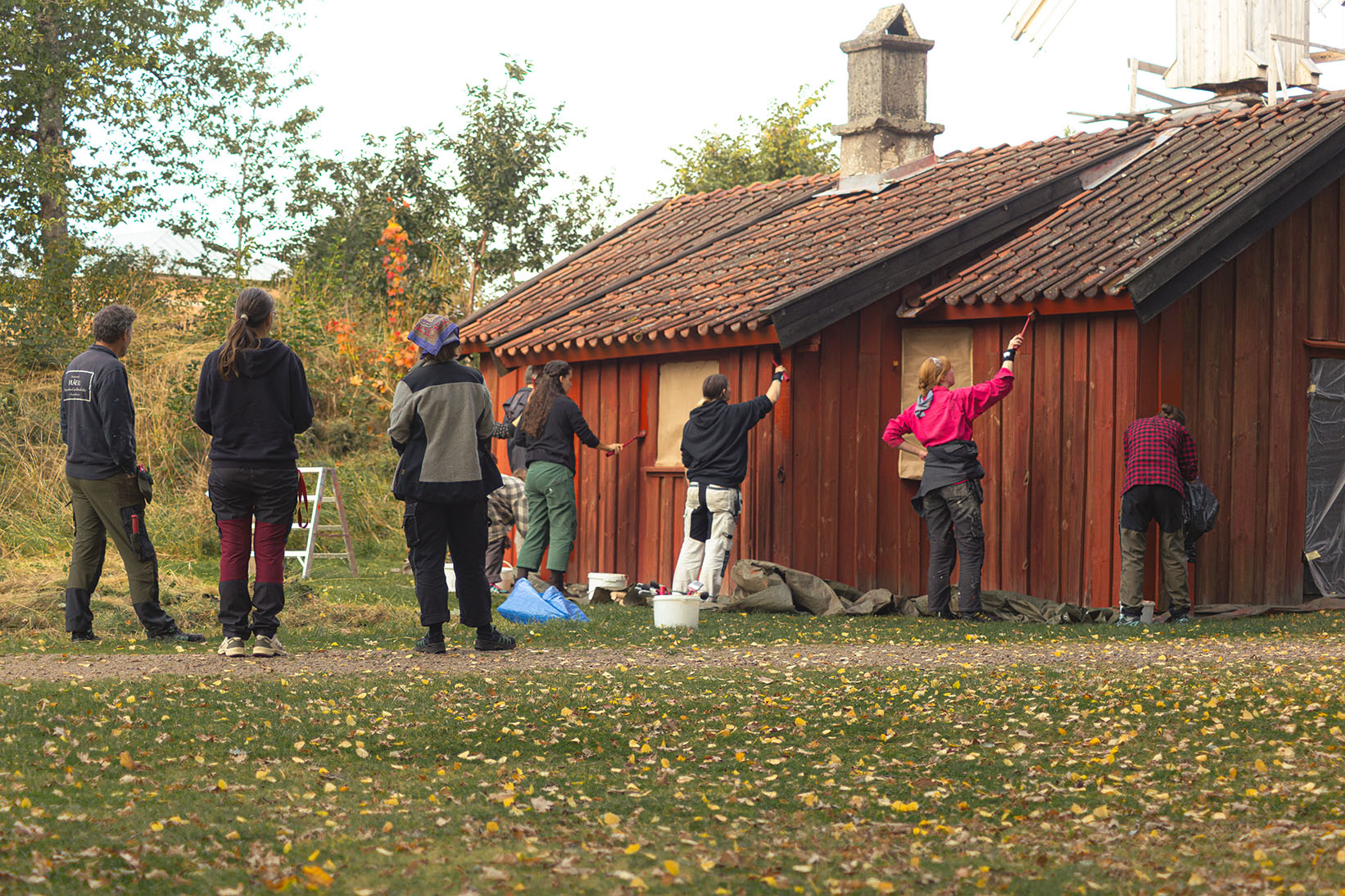 Smedjan i Fornbyn rödmålas